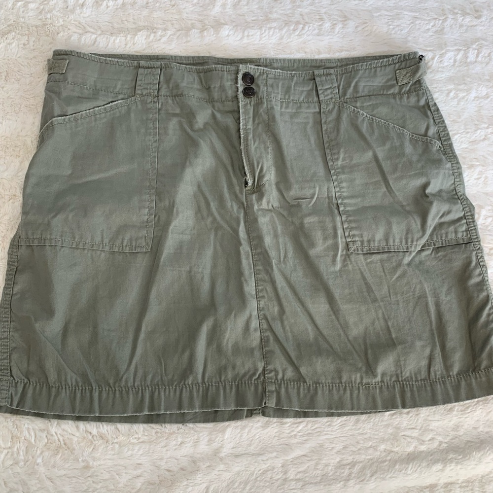 Gap cargo skirt